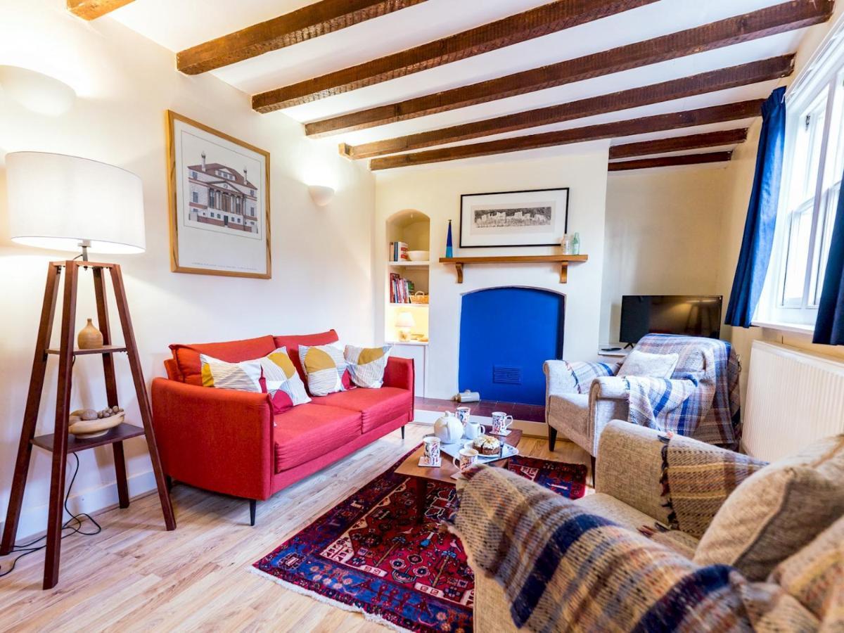 Pass The Keys Cosy 2 Bedroom Victorian Cottage Ludlow Exterior photo