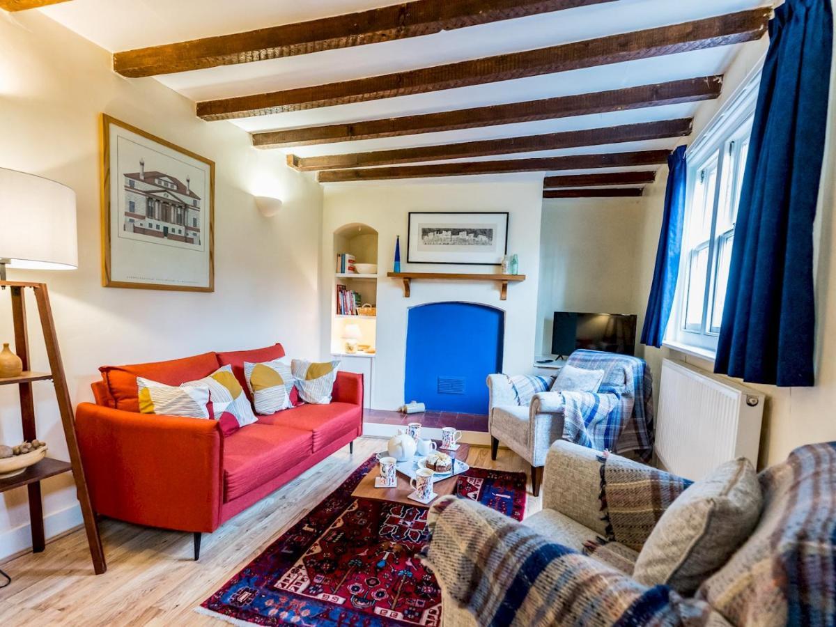 Pass The Keys Cosy 2 Bedroom Victorian Cottage Ludlow Exterior photo