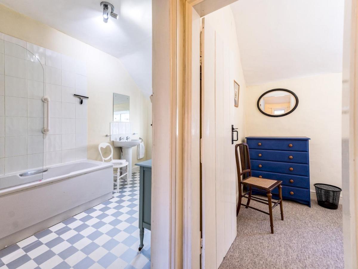 Pass The Keys Cosy 2 Bedroom Victorian Cottage Ludlow Exterior photo