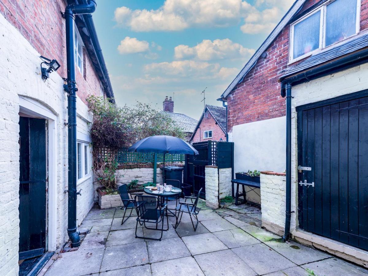 Pass The Keys Cosy 2 Bedroom Victorian Cottage Ludlow Exterior photo